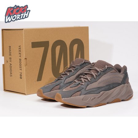 Adidas YEEZY Boost 700 v2 "Mauve" :