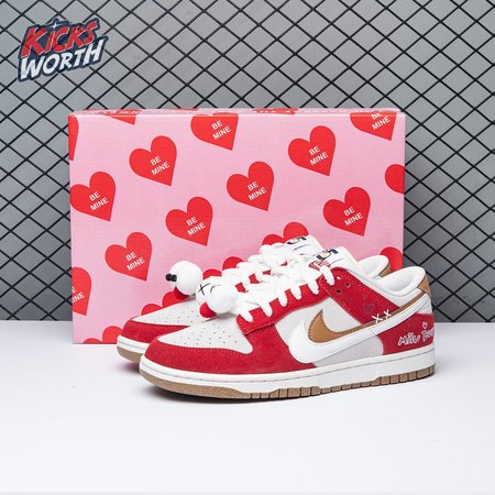 Nike Dunk Low SE Merry Christmas DO9457-112